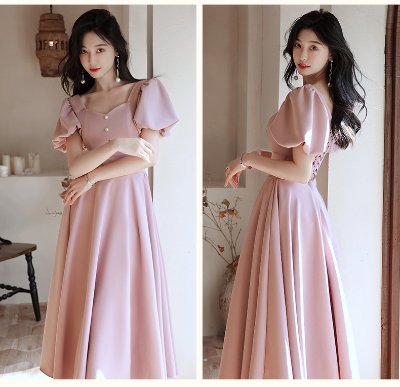 ชุดราตรี ชุดไปงานแต่งงาน ชุดออกงานสีชมพู เดรสสั้นแขนบอลลูนแต่งกระดุมมุกกระโปรงทรงบาน สวยหวาน เรียบหรู สวยดูดี สไตล์มินิมอล ใส่ได้ทั้งงานกลางวัน กลางคืน