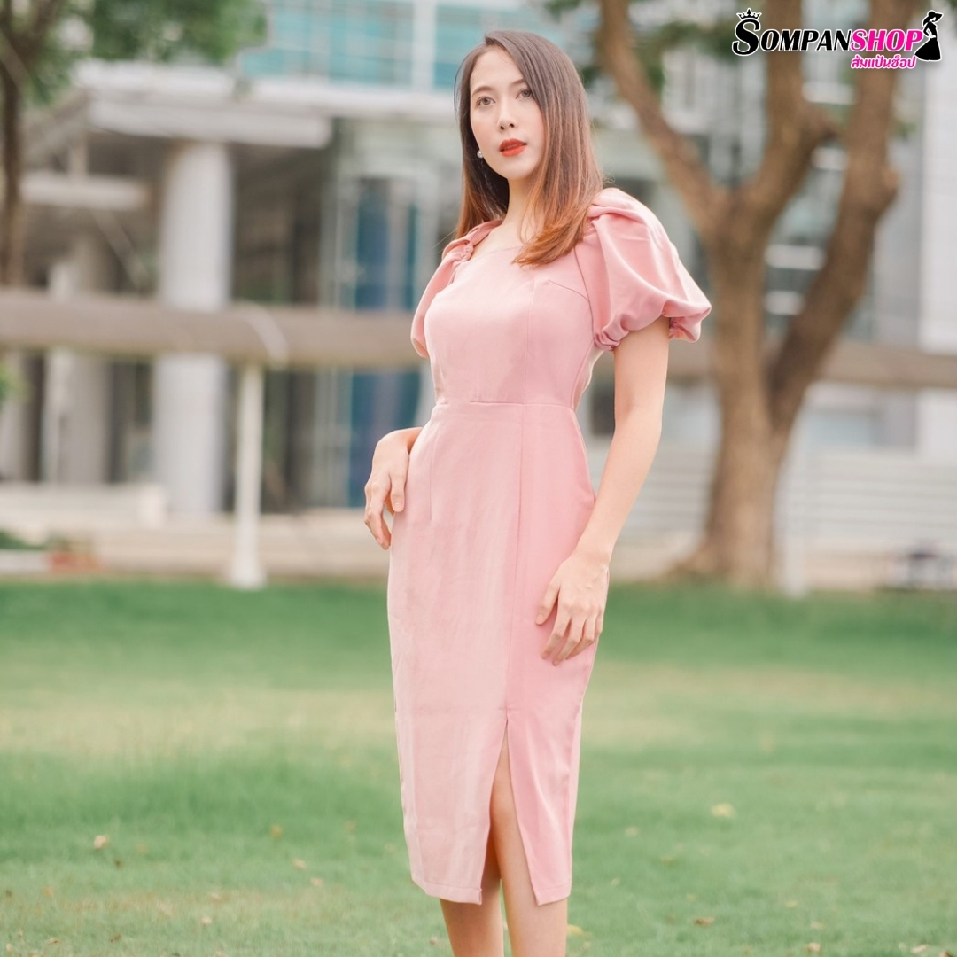 ชุดเดรสสั้นสีชมพู แขนสั้นทรงบอลลูน ทรงดินสอเข้ารูปสวย แนวเรียบหรู สวยดูดี ใส่ไปงานแต่ง ใส่ทำงานได้