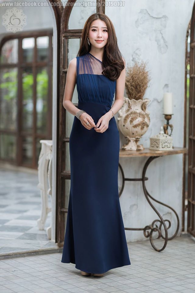 ชุดราตรี ชุดออกงานสีน้ำเงินกรมท่า เดรสยาวไหล่เฉียงแต่งผ้าซีทรู กระโปรงยาวทรงหางปลา