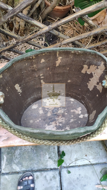 ถังไม้ หุ้มกำมะหยี่