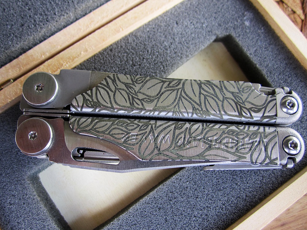 คีม Leatherman WAVE ยิงเลเซอร์แกะลาย