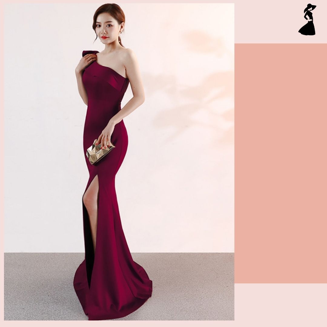 ชุดราตรี ชุดออกงาน ชุดไปงานแต่งงานสีแดง เดรสยาวไหล่เฉียง แนวเรียบหรู สวยหรู ดูดี