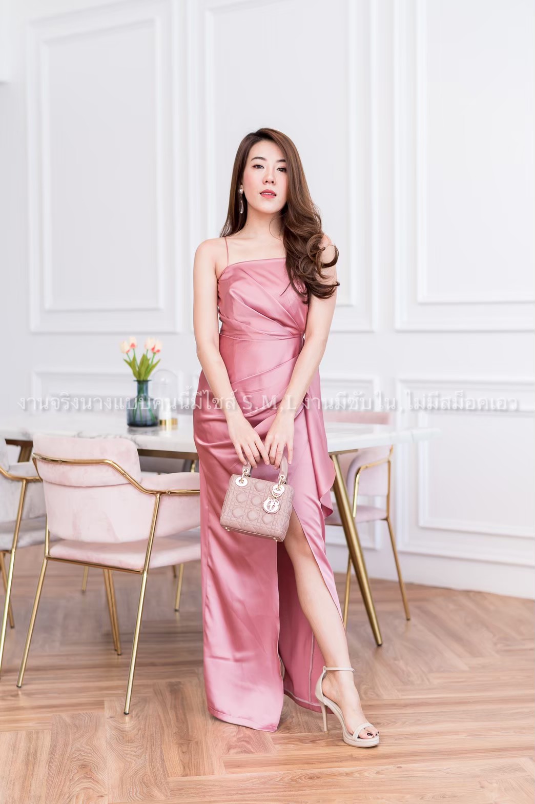 ชุดราตรี ชุดออกงาน ชุดไปงานแต่งงานสีชมพู เดรสยาวออกงานสายเดี่ยวเอวระบายสวยๆ แนวเรียบหรู