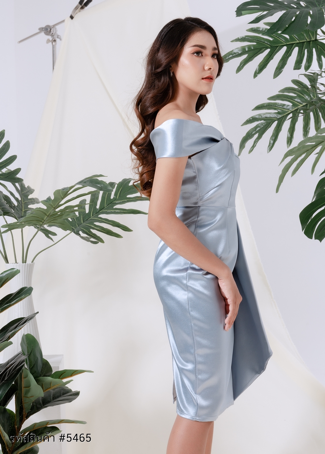 ชุดออกงานสีฟ้า เปิดไหล่เอวระบาย กระโปรงทรงสอบ แนวเรียบหรู สวย ดูแพง ใส่ออกงานราตรี งานแต่งงาน ธีมเพื่อนเจ้าสาว งานกลางคืน