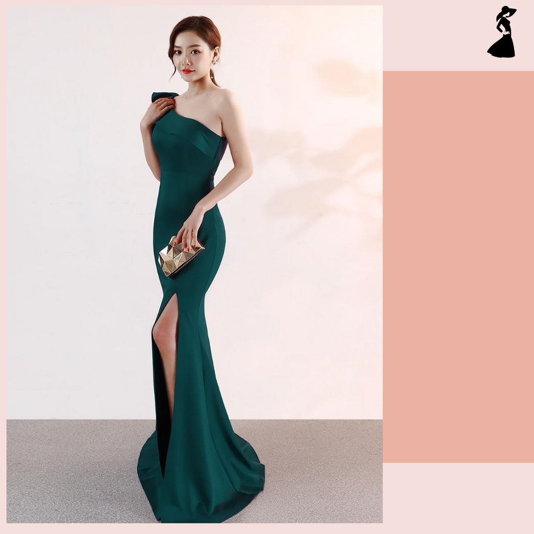 ชุดราตรี ชุดออกงาน ชุดไปงานแต่งงานสีเขียว เดรสยาวไหล่เฉียง แนวเรียบหรู สวยหรู ดูดี