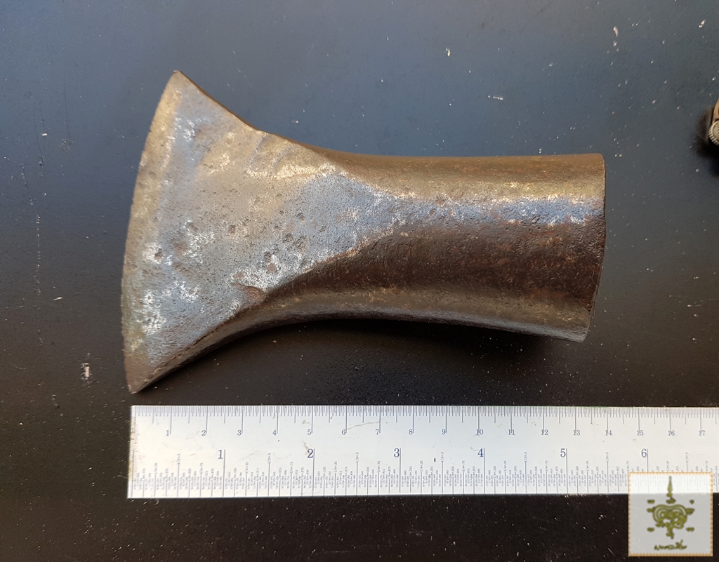 ขวานโยน ขวานถาก