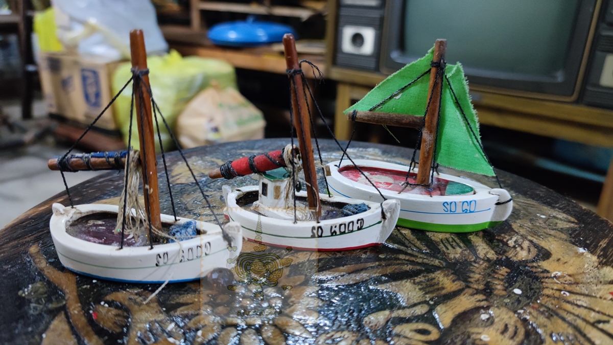 เรือใบไม้ลำเล็ก