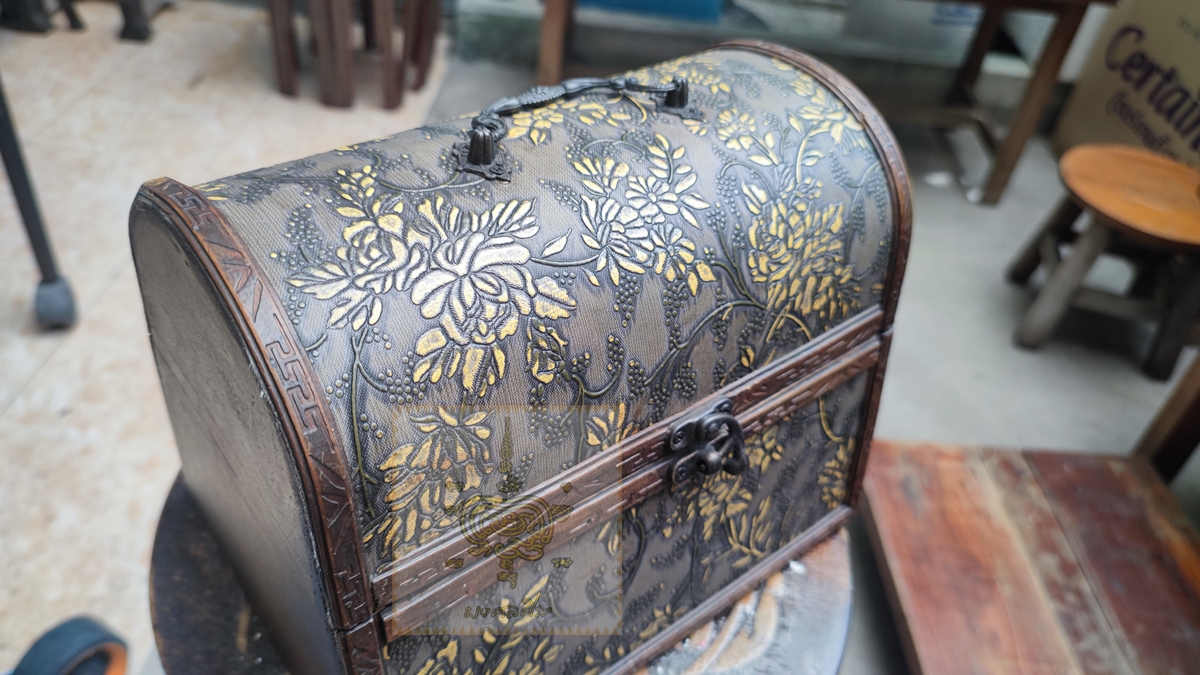 กล่องสลัก