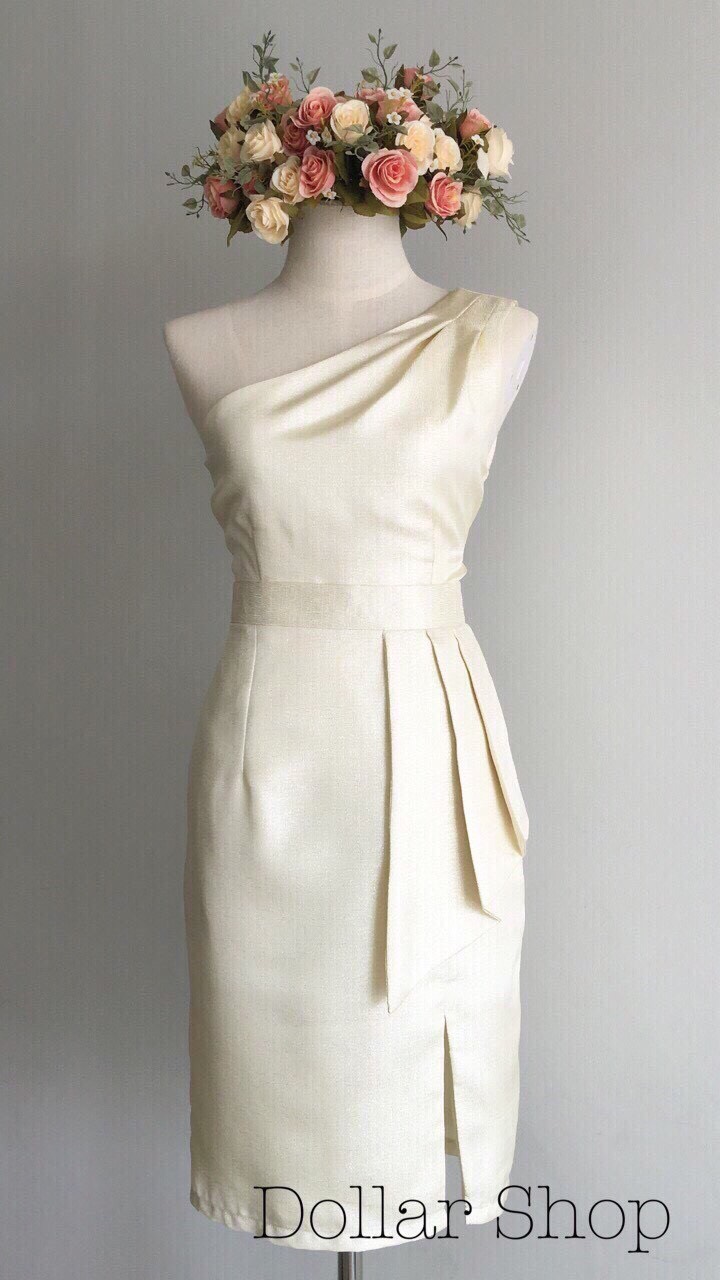 กระโปรงออกงานสีเหลือง ทรงดินสอ แต่งระบายจีบเรียบ