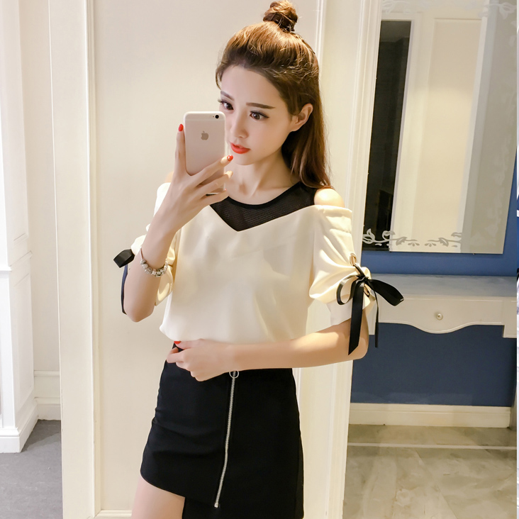 เสื้อแฟชั่นสวยๆสีครีมเบจ แต่งตาข่ายซ๊ทรู แขนสามส่วน