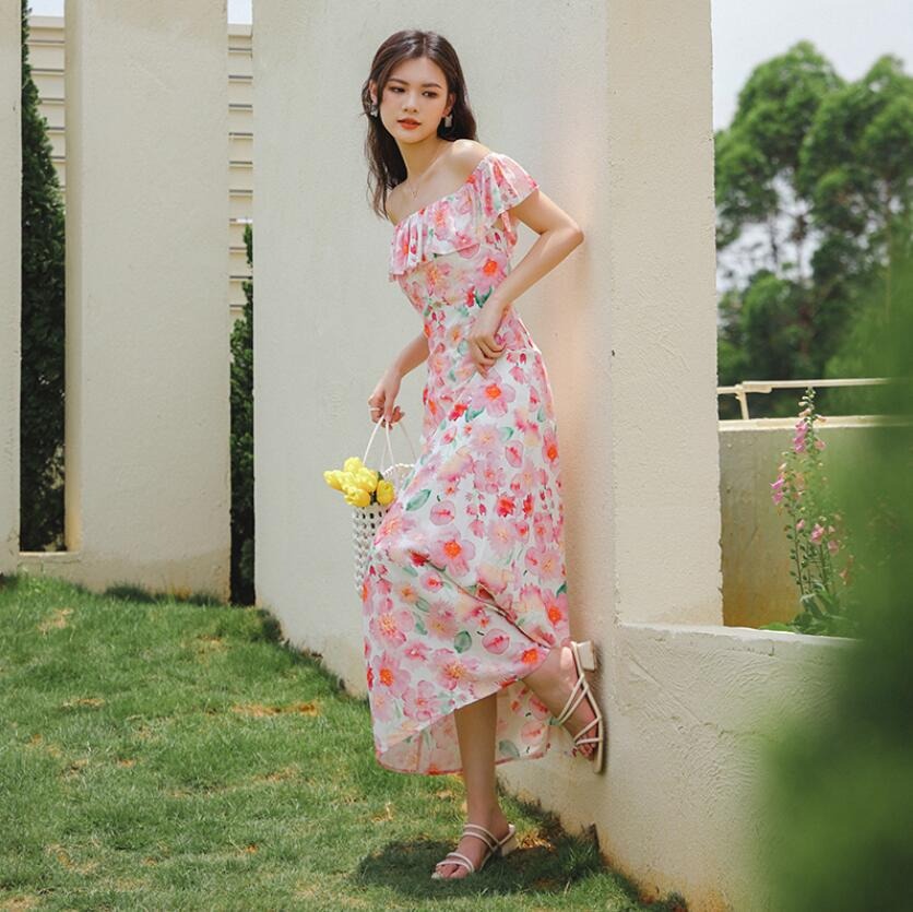 ชุดเดรสยาวลายดอกไม้สีชมพู เปิดไหล่ แฟชั่นชุดใส่เที่ยวทะเล ไอเดียชุดแต่งตัวไปเที่ยวทะเล ใครมีแพลนไปทะเลแต่ยังไม่ได้หาชุดต้องดู สำเนา