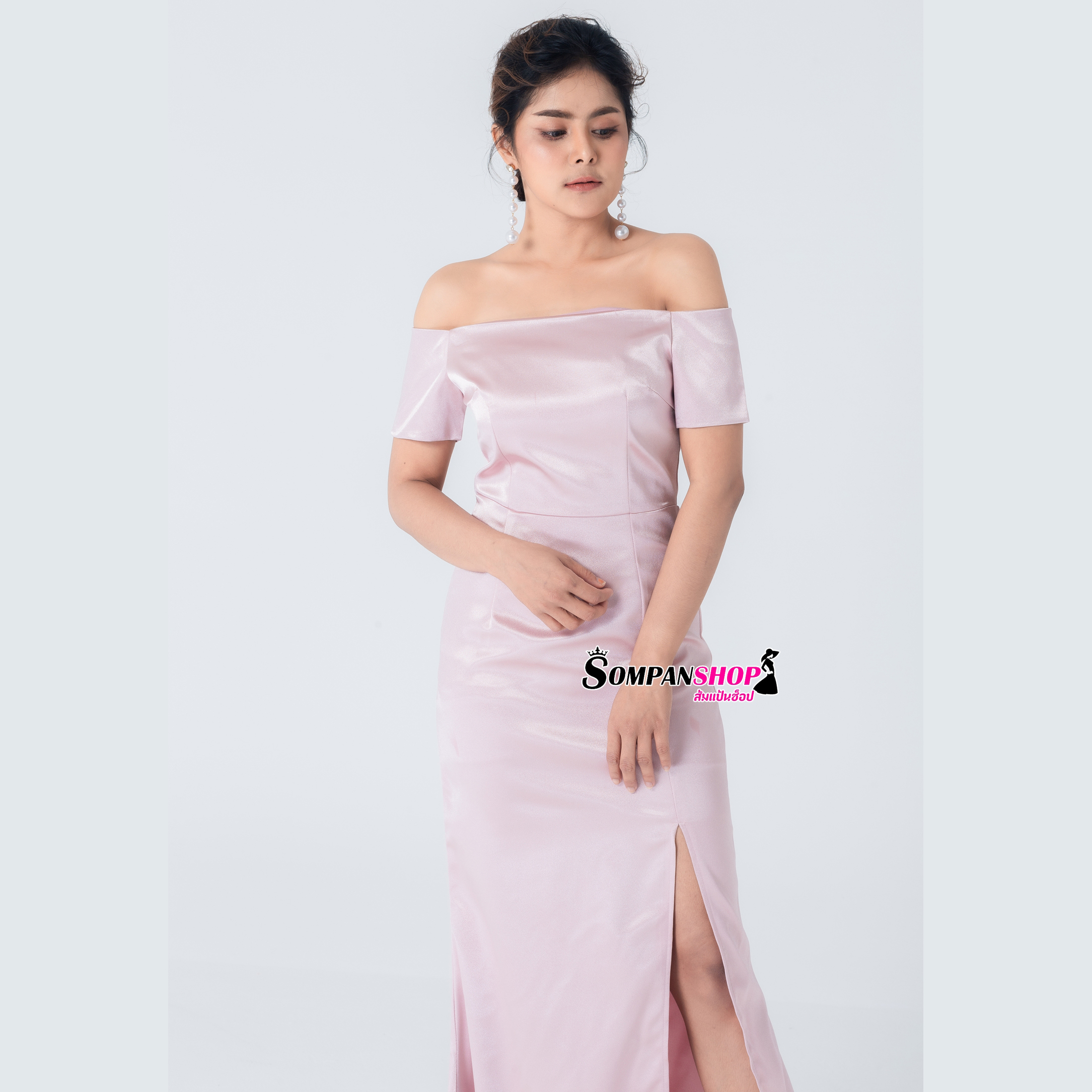 ชุดออกงานราตรียาวสีชมพู เปิดไหล่ เรียบหรูดูแพง สวยดูดี ใส่ออกงานราตรี ไปงานแต่งงาน งานเลี้ยง งานบายเนียร์