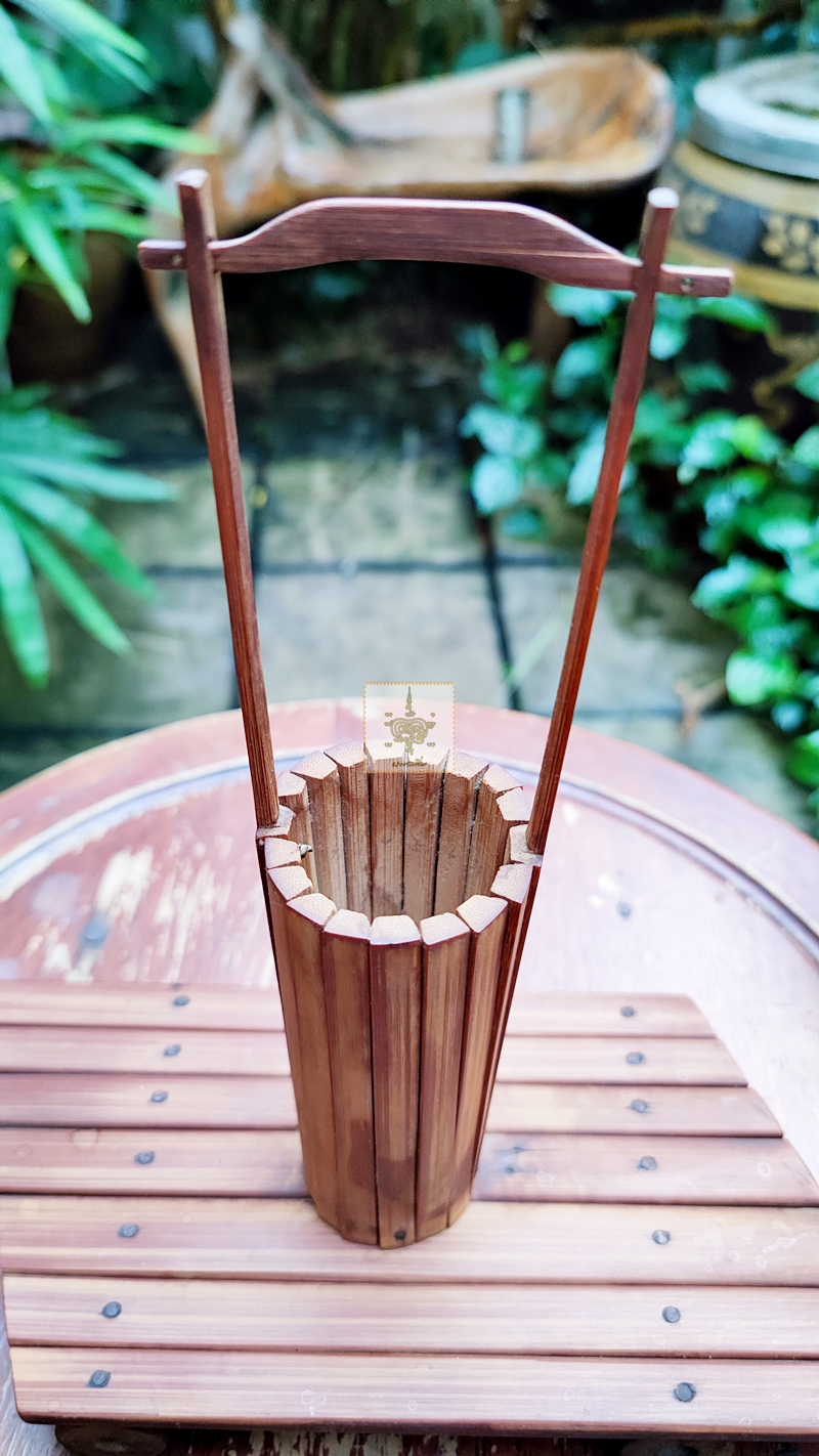 งานไม้ บ่อน้ำโบราณ