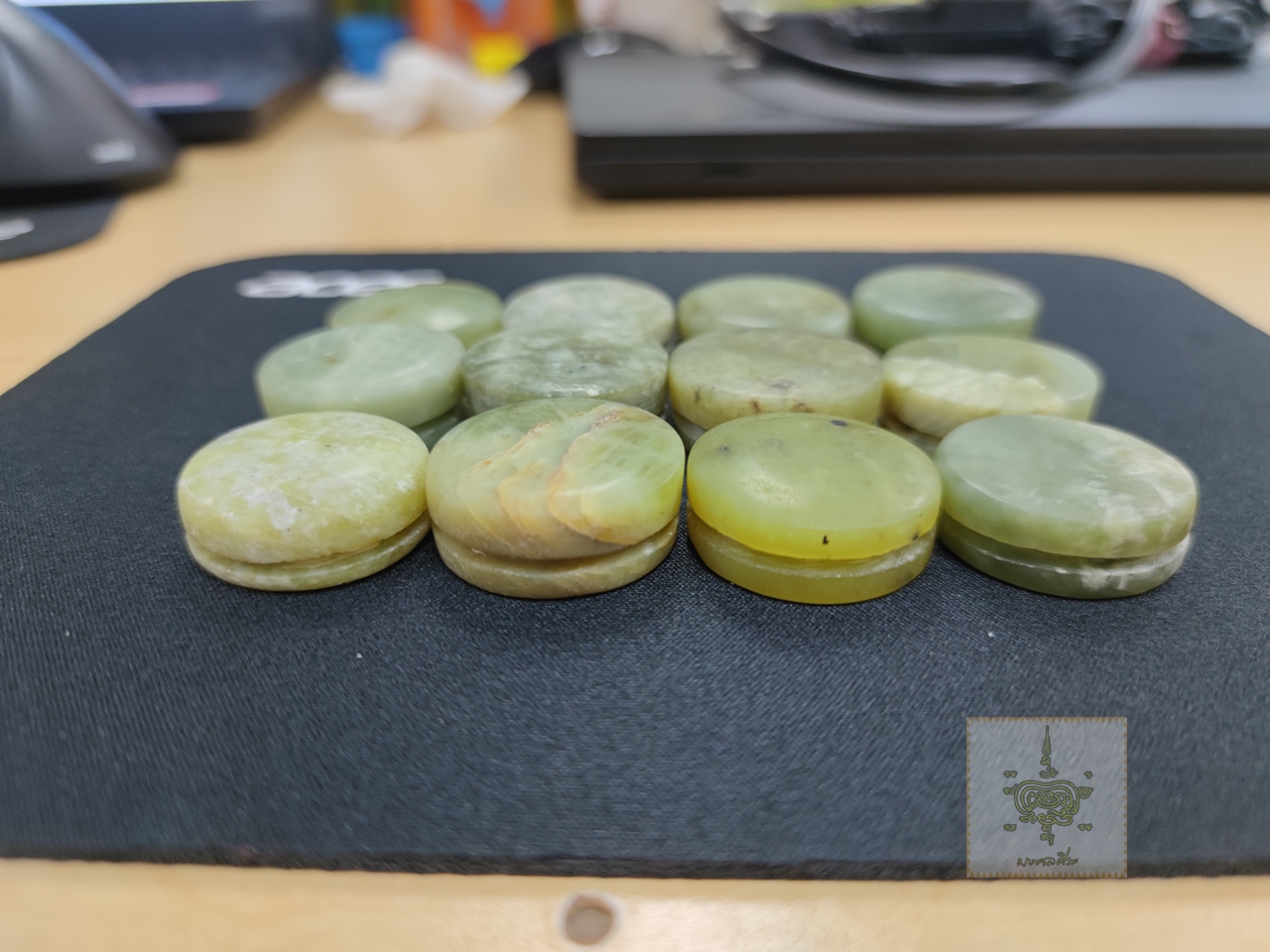 หินหยก 12 ชิ้น