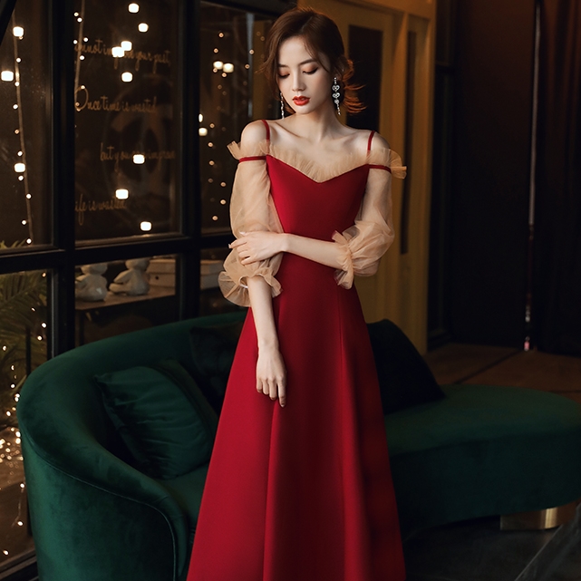 ชุดออกงานสีแดง เดรสสั้นแขนสามส่วนเปิดไหล่กระโปรงทรงบาน สวยหวานเรียบหรูดูดี ชุดราตรี ชุดไปงานแต่งงาน ชุดไปงานใส่ได้ทั้งงานกลางวัน กลางคืน