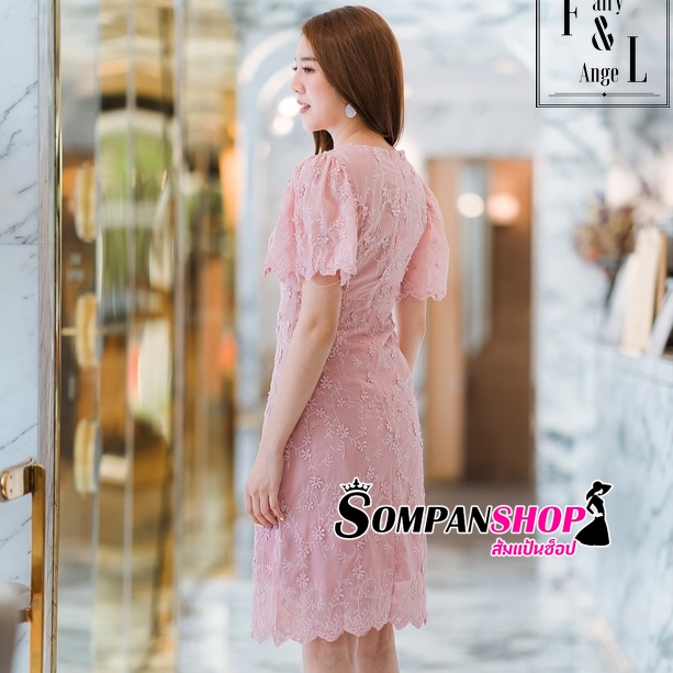 ชุดเดรสสั้นสีชมพู ผ้าปักดอกไม้น่ารักๆ ทรงเอ แนวสวยหวาน เรียบร้อย