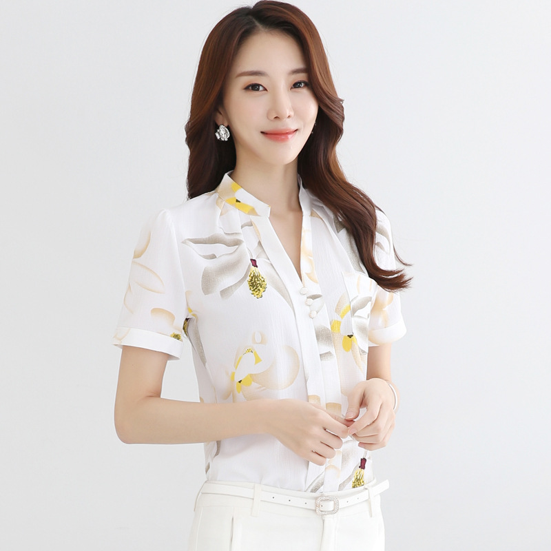 เสื้อเชิ้ตผู้หญิงสีขาวลายดอกไม้ แขนสั้น