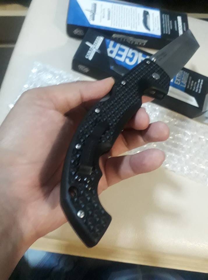 มีดพับ Cold Steel Voyager XL 5.5 in Tanto Plain Black GFN Handle 29AXT Japanese AUS10A Alloy