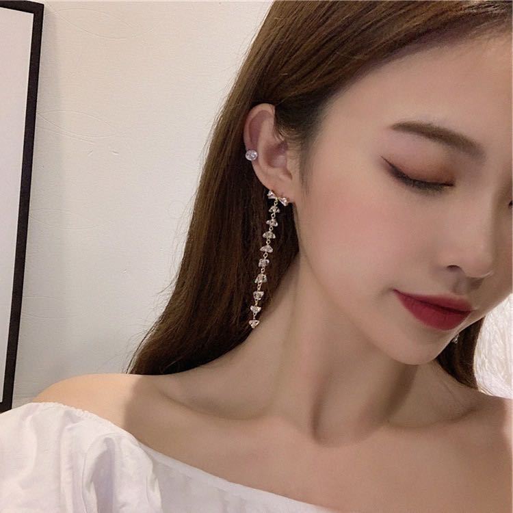 ต่างหูยาวโบว์ห้อยระย้าคริสตรัล สวยๆ ใส่เที่ยว ใส่ออกงาน นำเข้า แฟชั่นเกาหลี
