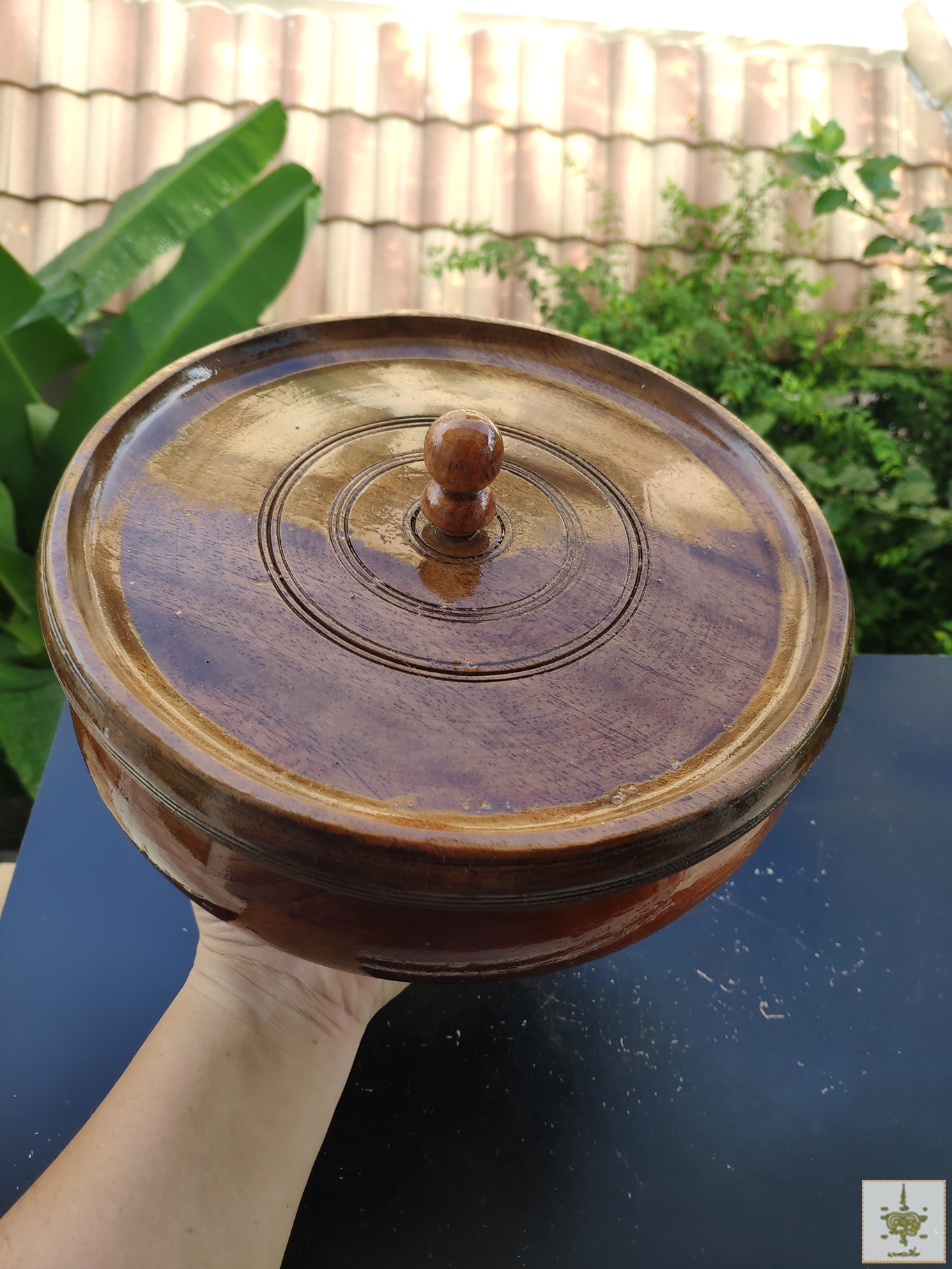 โถไม้สัก