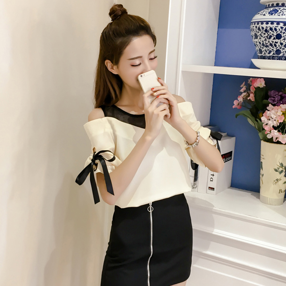 เสื้อแฟชั่นสวยๆสีครีมเบจ แต่งตาข่ายซ๊ทรู แขนสามส่วน