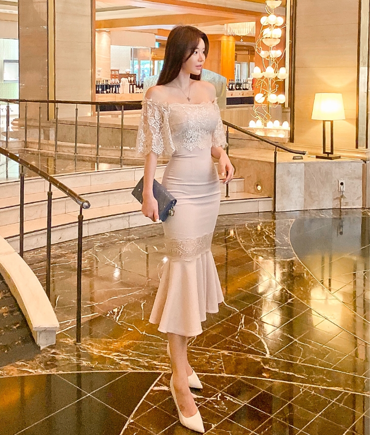 ชุดเดรสออกงานสีครีม เปิดไหลแต่งลูกไม้ ทรงเข้ารูป เรียบหรู สวย ดูดี ใส่เป็น ชุดราตรี ชุดออกงาน ชุดไปงานแต่งงาน กลางวัน กลางคืน