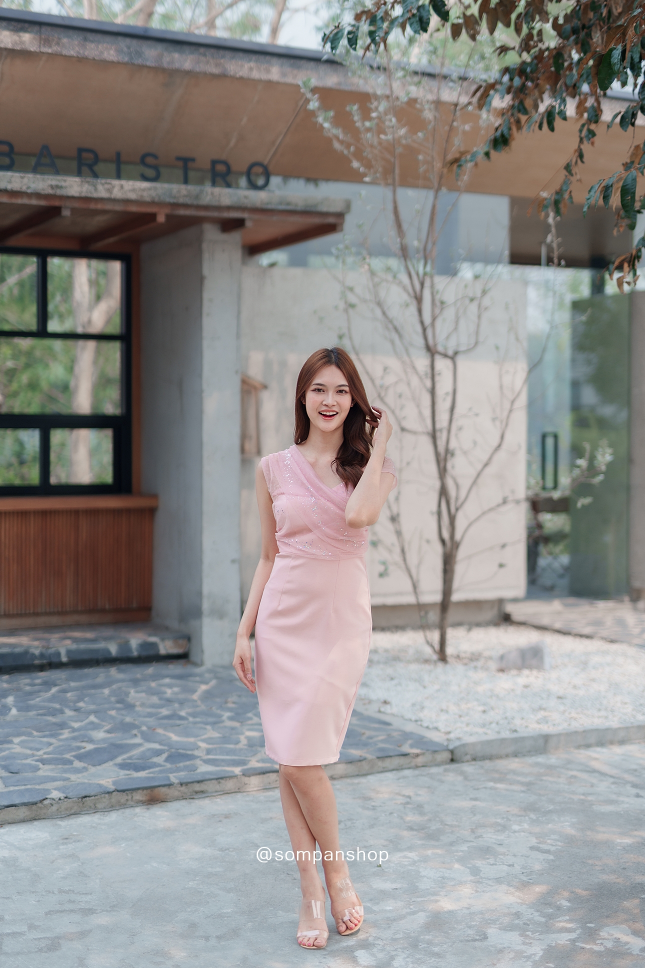 ชุดเดรสออกงานสีชมพู ปาดไหล่ เดรสทรงเข้ารูป เรียบหรู สวย ดูดี ใส่เป็น ชุดราตรี ชุดออกงาน ชุดไปงานแต่งงาน กลางวัน กลางคืน