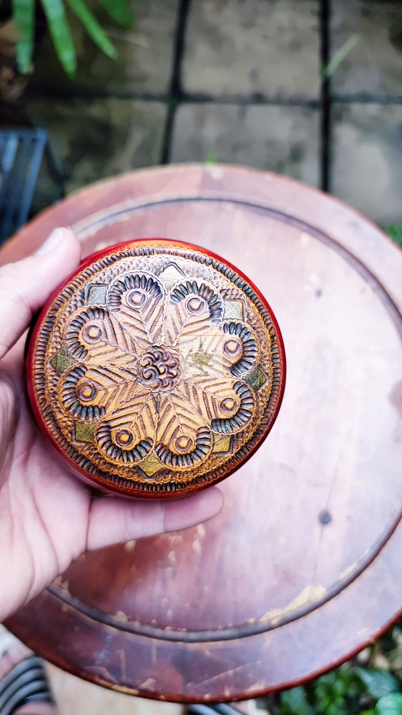 ตลับไม้แกะสลัก