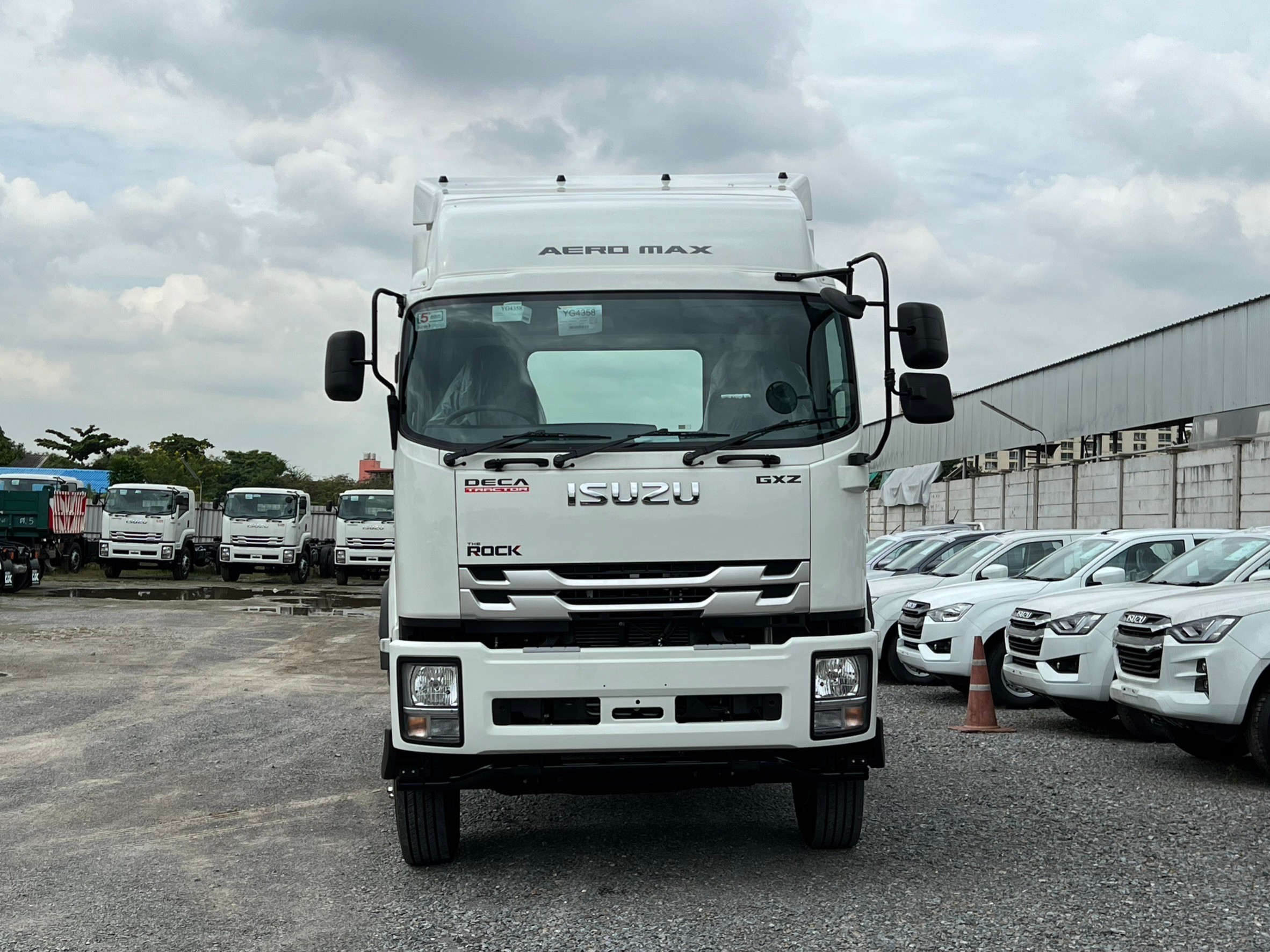ISUZU GXZ THE ROCK (หัวลาก 10 ล้อ 2 เพลา) หัวแชสซี (Chassis)