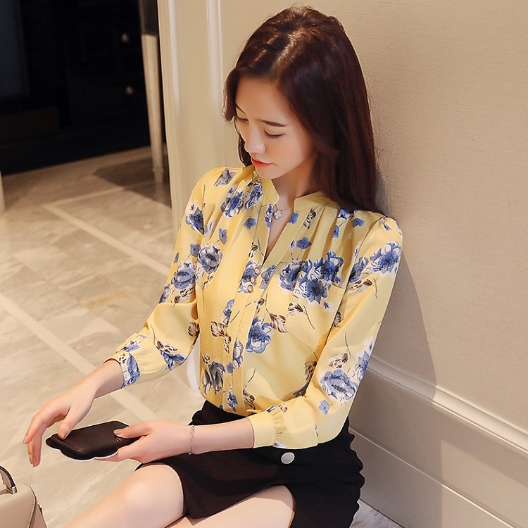 เสื้อเชิ้ตผู้หญิงสีเหลืองลายดอกไม้ คอจีน กระดุมหน้า แขนยาว ผ้าชีฟอง