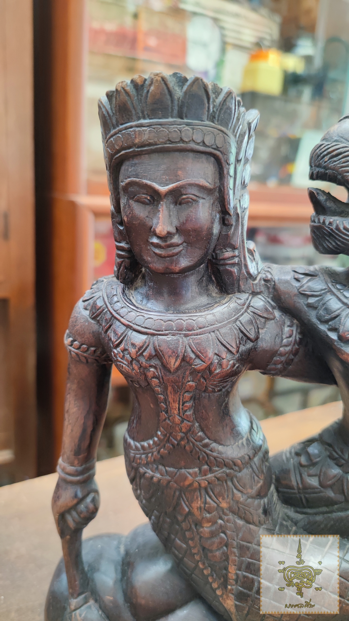 ไม้เนื้อแข็งแกะสลัก หนุมานเกี้ยวนางสุพรรณมัจฉา