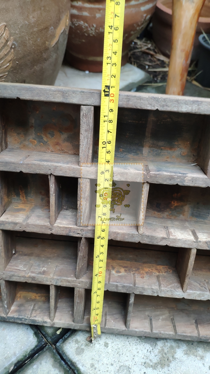 ชั้นแขวนไม้สักโบราณ ปรับช่องได้ 2
