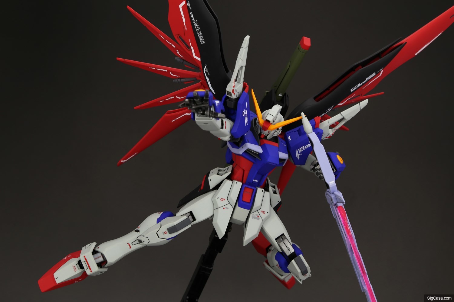 MG 1/100 DESTINY GUNDAM | Featured by Gigcasa