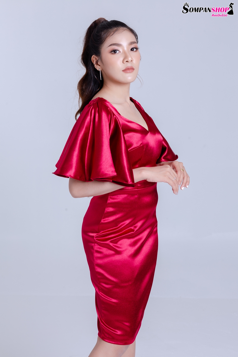 พร้อมส่ง !! ชุดเดรสออกงานสั้นสีแดง แขนระบาย แนวเรียบหรู เหมาะสำหรับใส่เป็นชุดไปงานแต่งกลางวันธีมสีแดง ชุดออกงาน ชุดทำงาน
