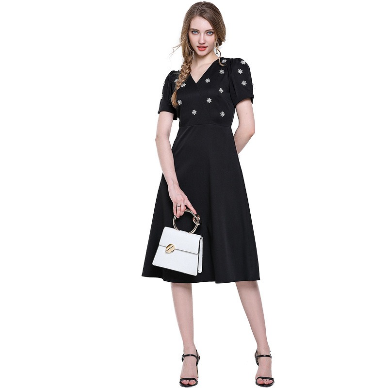 พร้อมส่ง !! ชุดเดรสสีดำ ปักลูกปัดลายดอกไม้ แขนสั้น กระโปรงยาว แนวเรียบหรู ดูดี สวยสุภาพ ดูเรียบร้อย