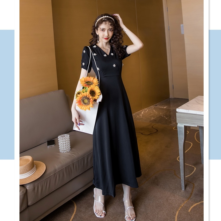 พร้อมส่ง !! ชุดเดรสสีดำ ปักลูกปัดลายดอกไม้ แขนสั้น กระโปรงยาว แนวเรียบหรู ดูดี สวยสุภาพ ดูเรียบร้อย