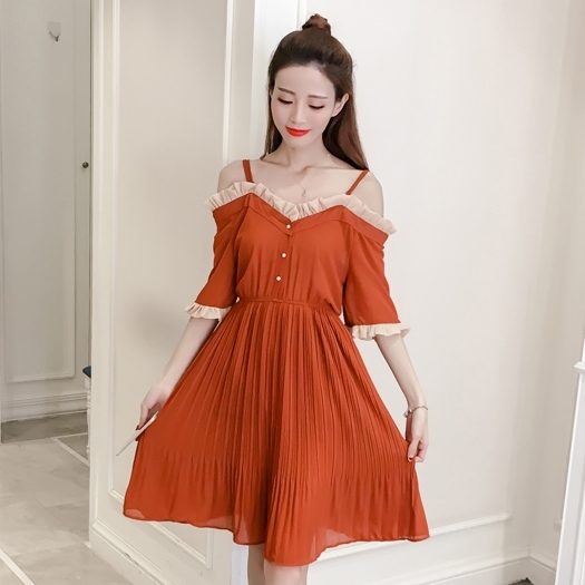 ชุดเดรสสั้นสีน้ำตาล เปิดไหล่ สายเดี่ยว สวยๆ น่ารัก สดใส ใส่ไปเที่ยวทะเล