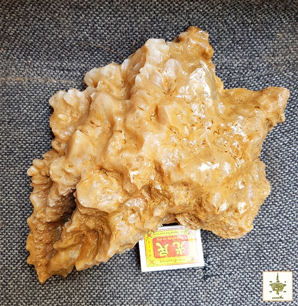 หินงอก หินย้อย ธรรมชาติ แบบผลึก