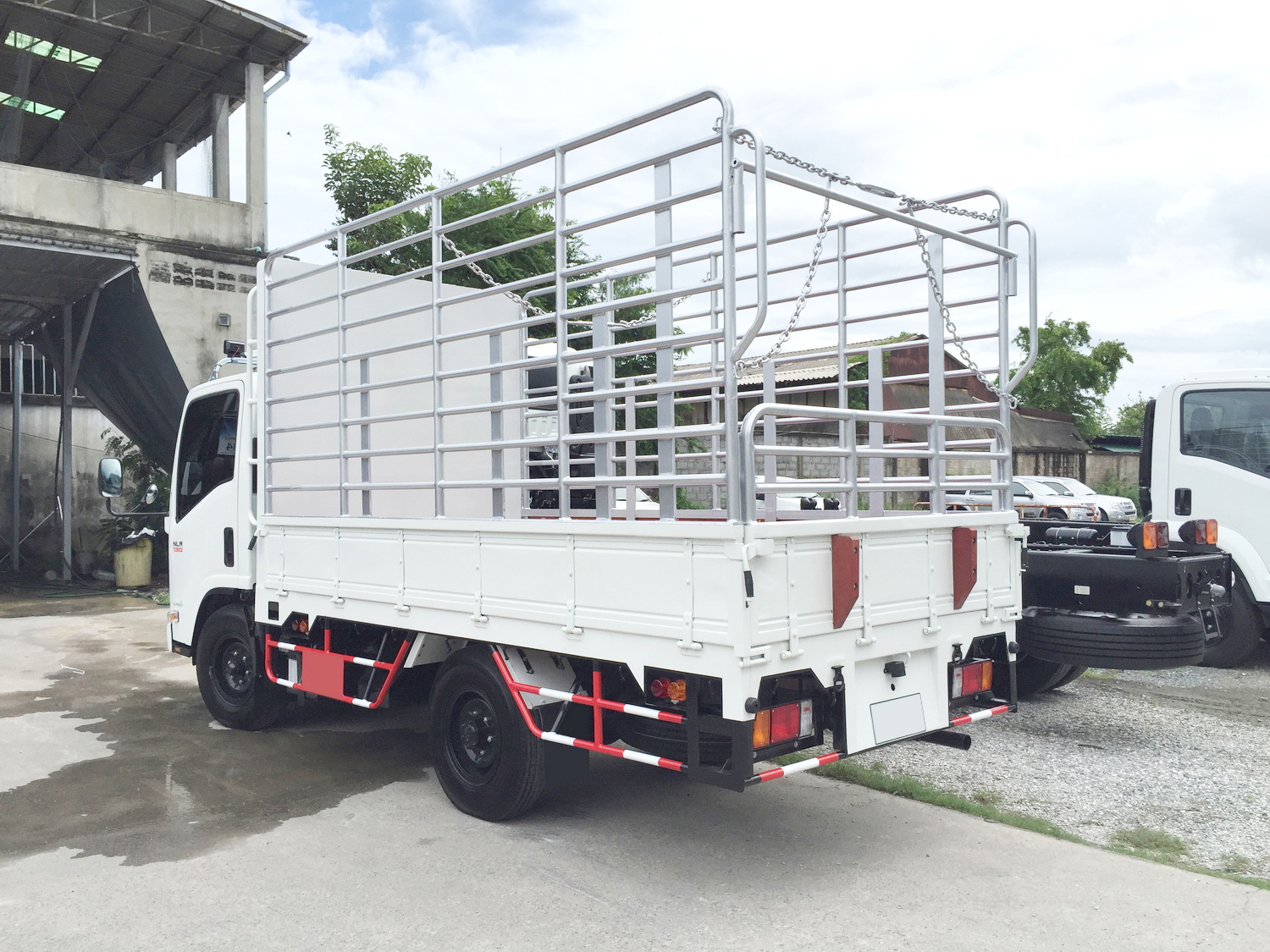 ISUZU NLR Euro 5 Max (ช่วงยาว 3 เมตร) หัวแชสซี (Chassis)