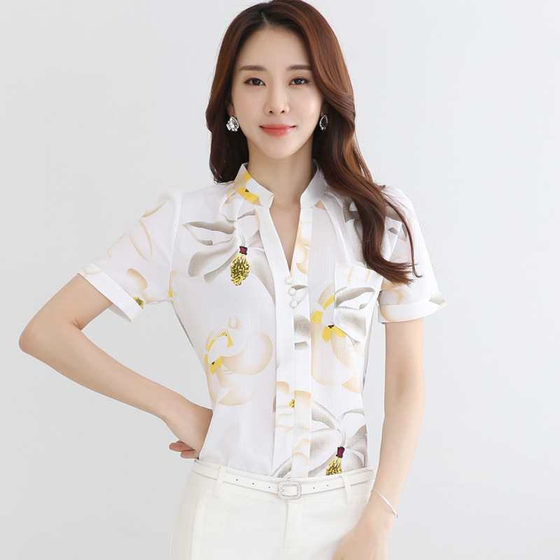 เสื้อเชิ้ตผู้หญิงสีขาวลายดอกไม้ แขนสั้น