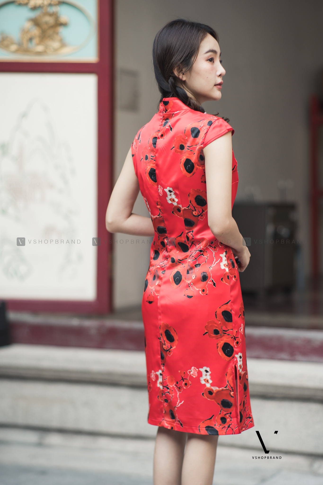 ชุดเดรสสั้นกี้เพ้าพิมพ์ลายดอกบ๊วย ทรงเข้ารูป