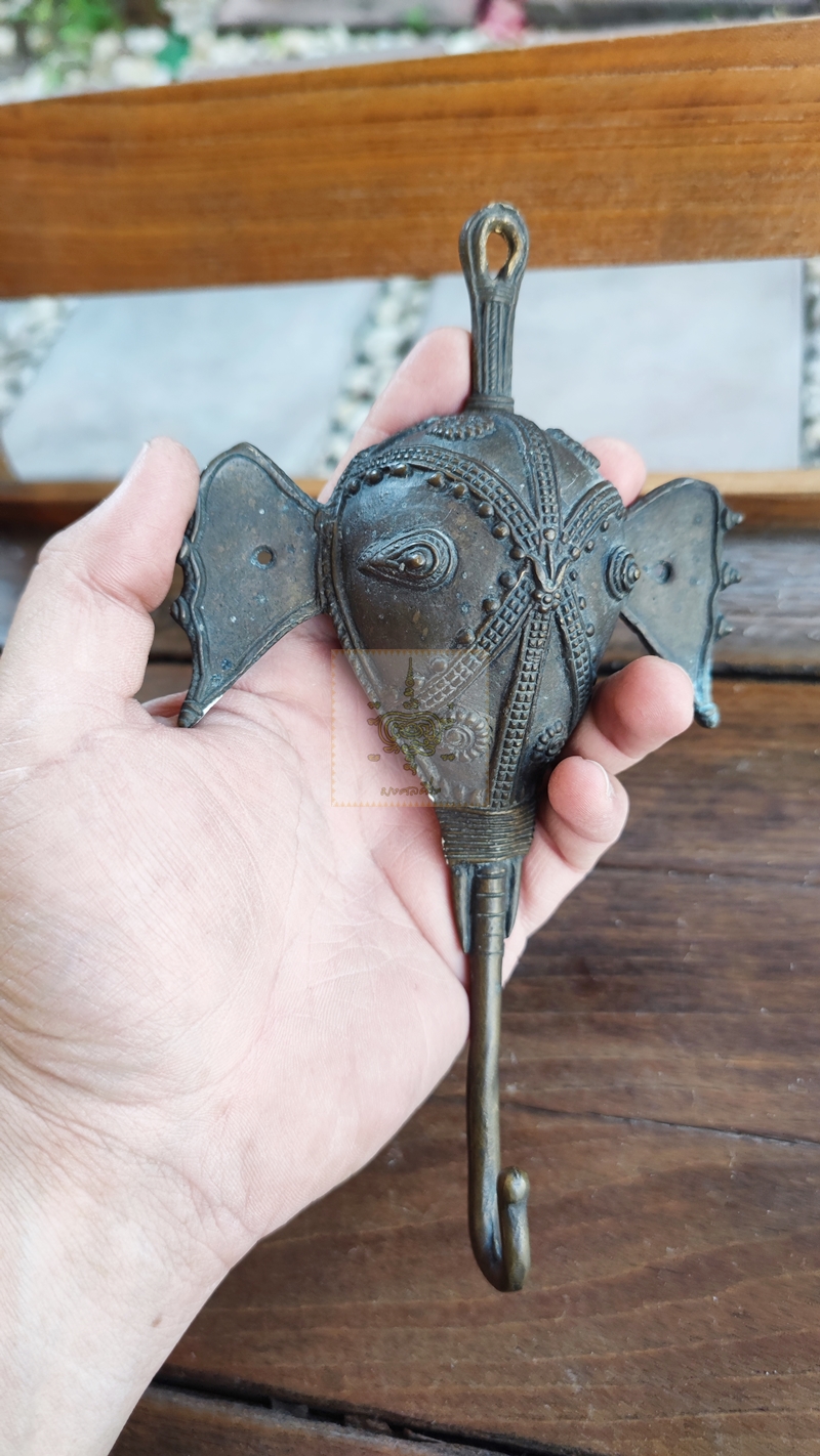 ที่แขวนผนัง ทองเหลือง