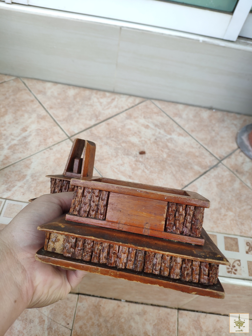 ที่เขี่ยบุหรี่ งานไม้