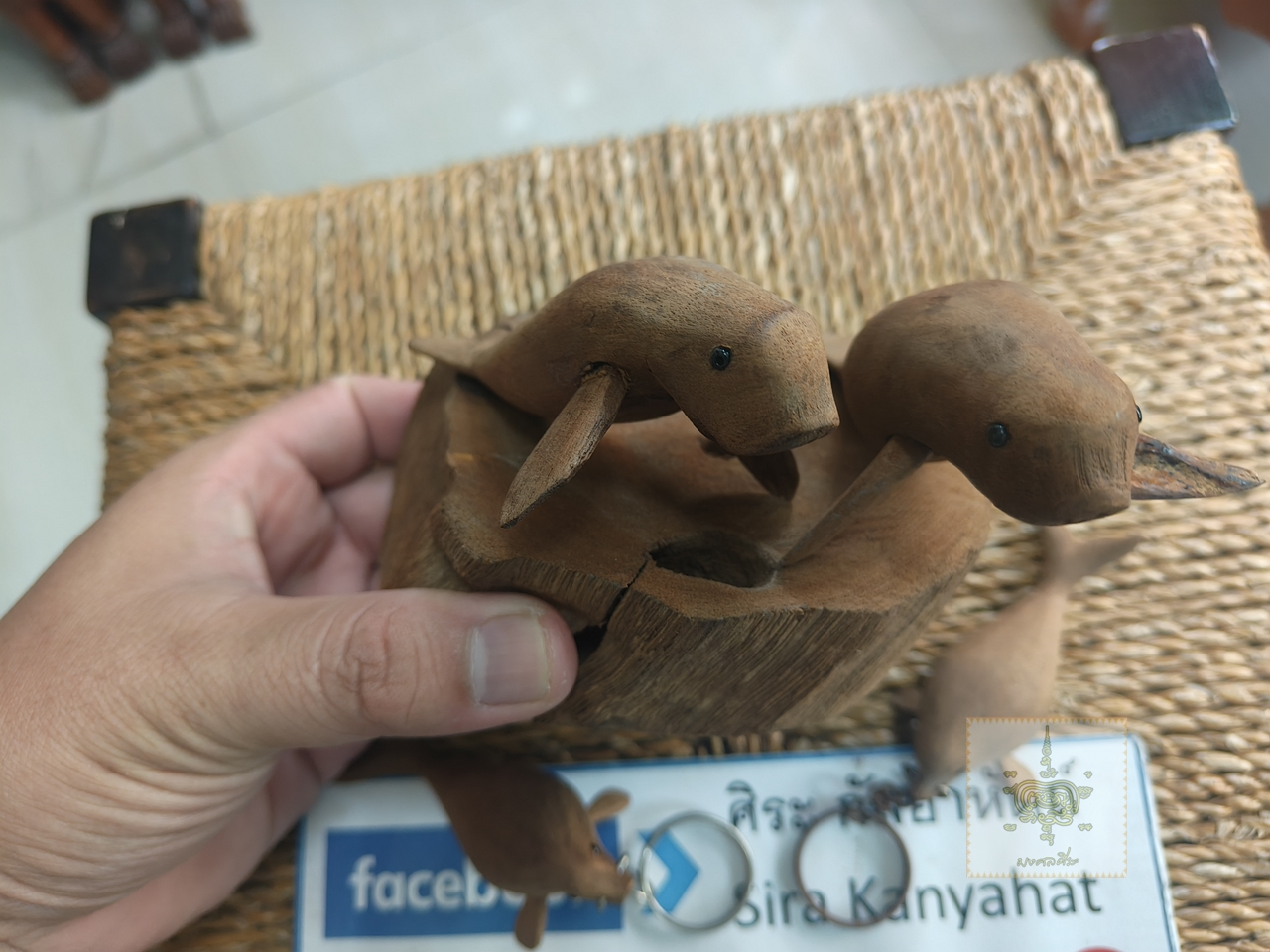 พยูน แกะสลักจากไม้เทพทาโร