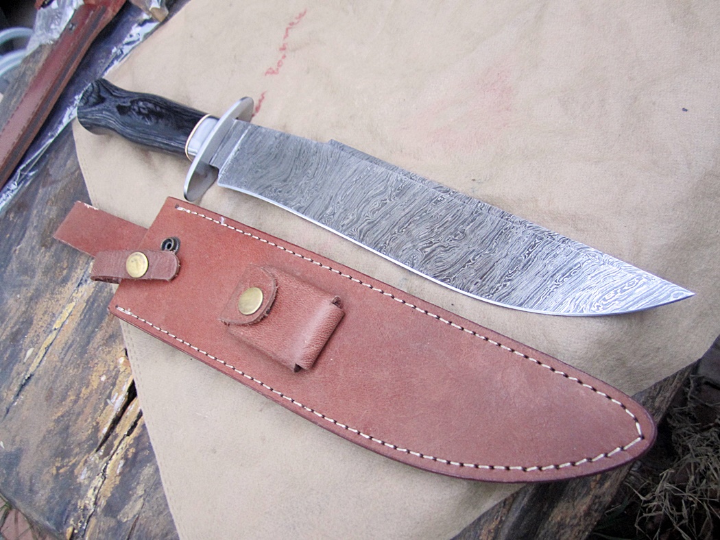 มีดเดินป่าJohn Smith's Custom Handmade Damascus Steel Bowie Knife Hunting Camping Tactical จากประเทศ UK. (C5)