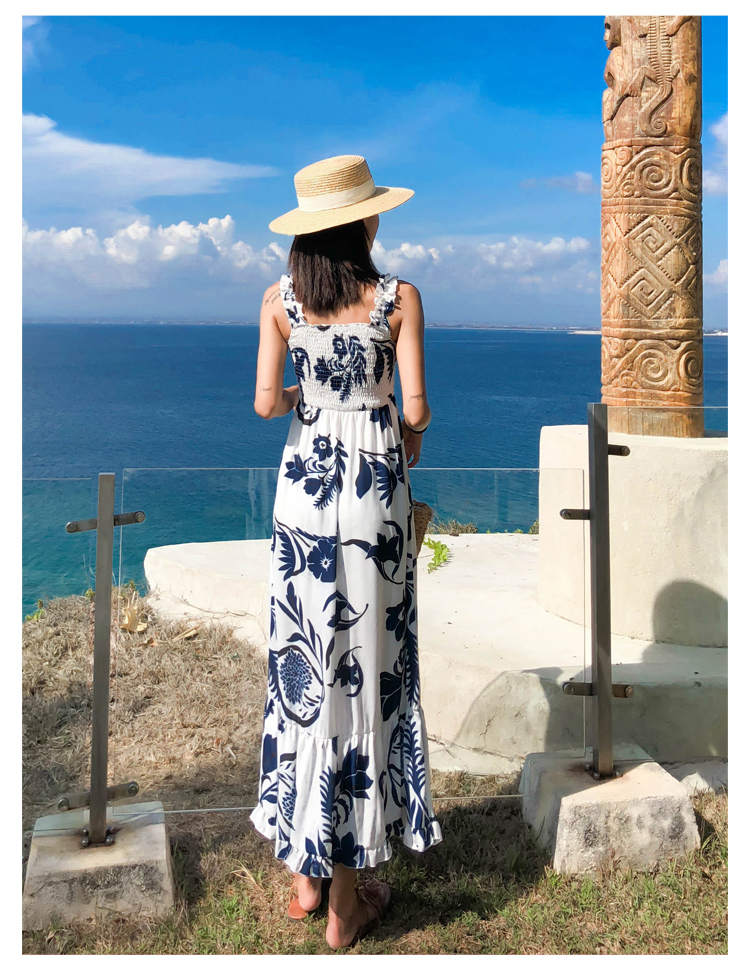 ชุดไปทะเล เดรสเที่ยวทะเล เดรสยาวสีแดงพิมพ์ลายสวยๆ เก๋ๆ