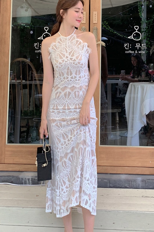 ชุดเที่ยวทะเล ชุดไปทะเลสีขาว แม็กซี่เดรสสายเดี่ยวโชว์หลัง ใส่เดินเล่นริมทะเล ถ่ายรูป