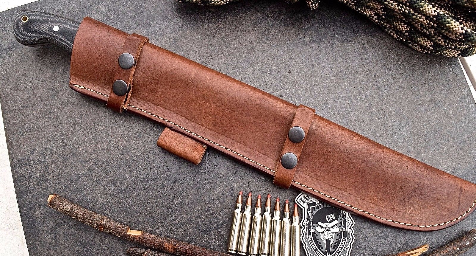 มีดเหล็กd2 IPAK CFK Custom Handmade D2 LARGE Bushcraft BUG-OUT-BAG Survival Machete Knife