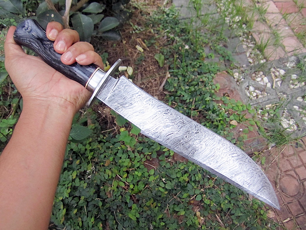 มีดเดินป่าJohn Smith's Custom Handmade Damascus Steel Bowie Knife Hunting Camping Tactical จากประเทศ UK. (C5)
