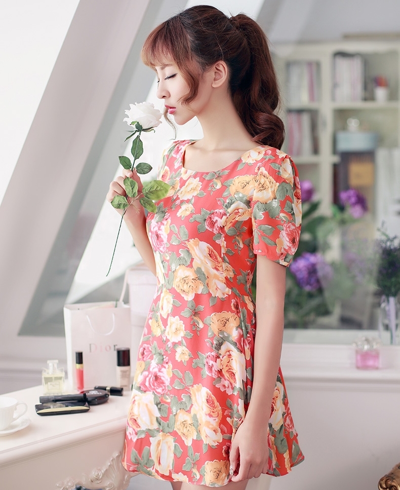 ชุดเดรสสั้นสีส้ม ลายดอกไม้ แขนสั้น สวยๆ น่ารัก สไตล์วินเทจย้อนยุค